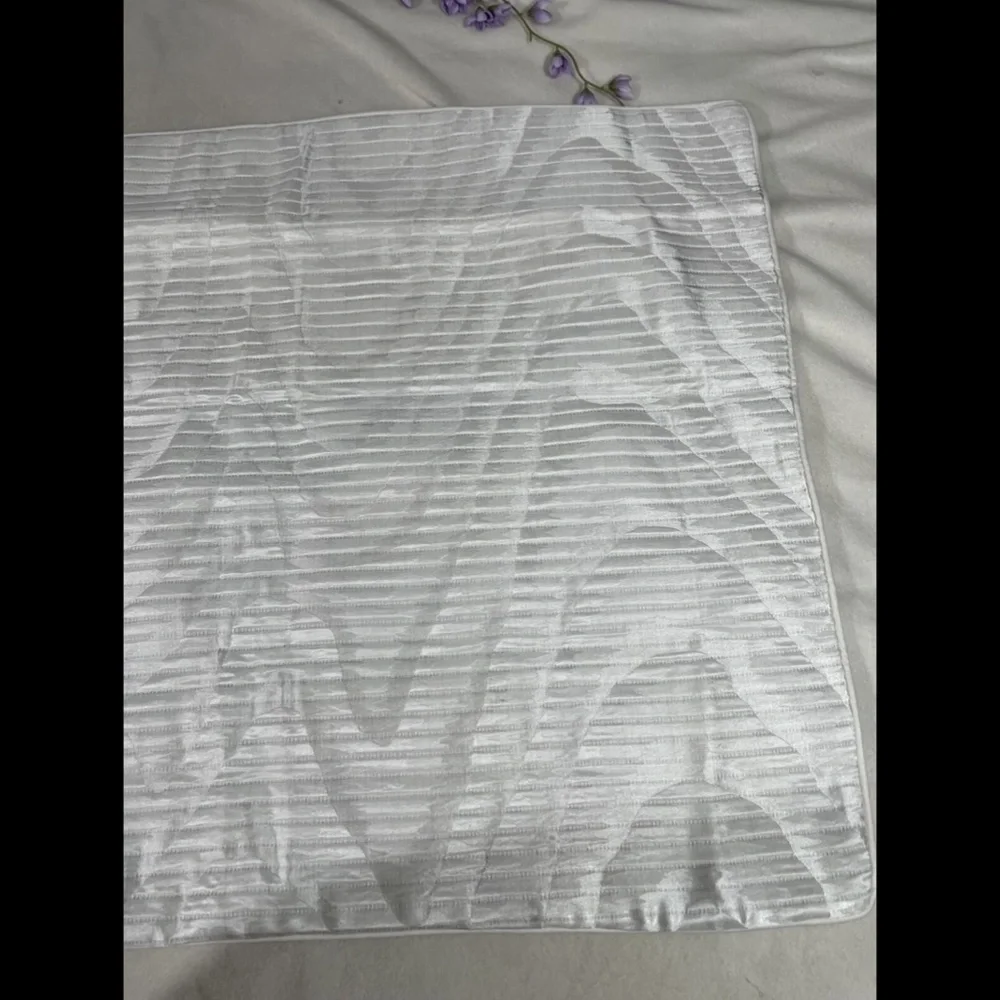 NIB Hotel Collection Moire (1) Standard Pillow Sham‎